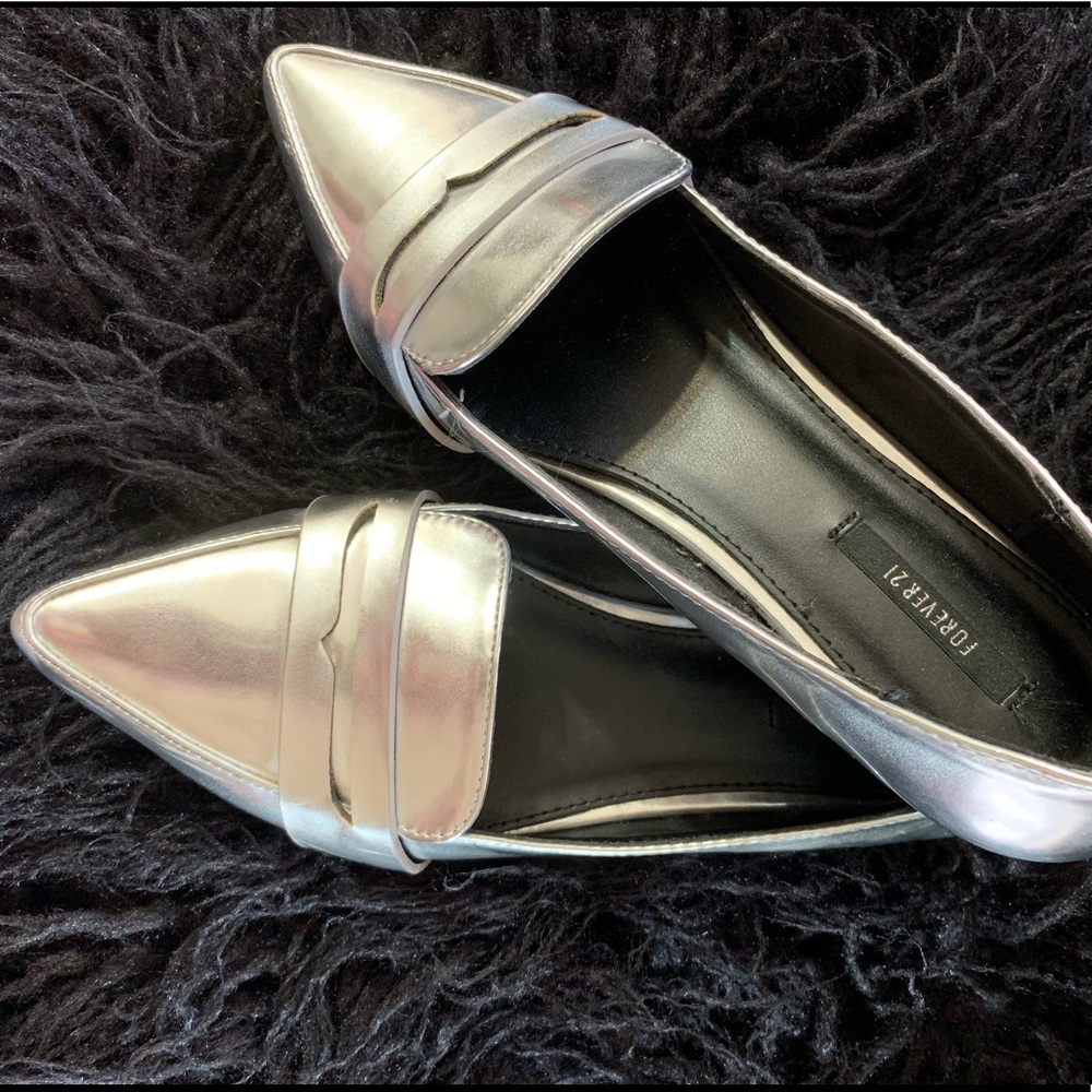 Forever 21 Silver Metallic Loafers Pointed Toe